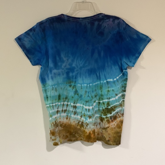 NWOT Gildan Ladies XL Short Sleeve V Neck Handmade Tie-Dye T Shirt - Picture 7 of 7